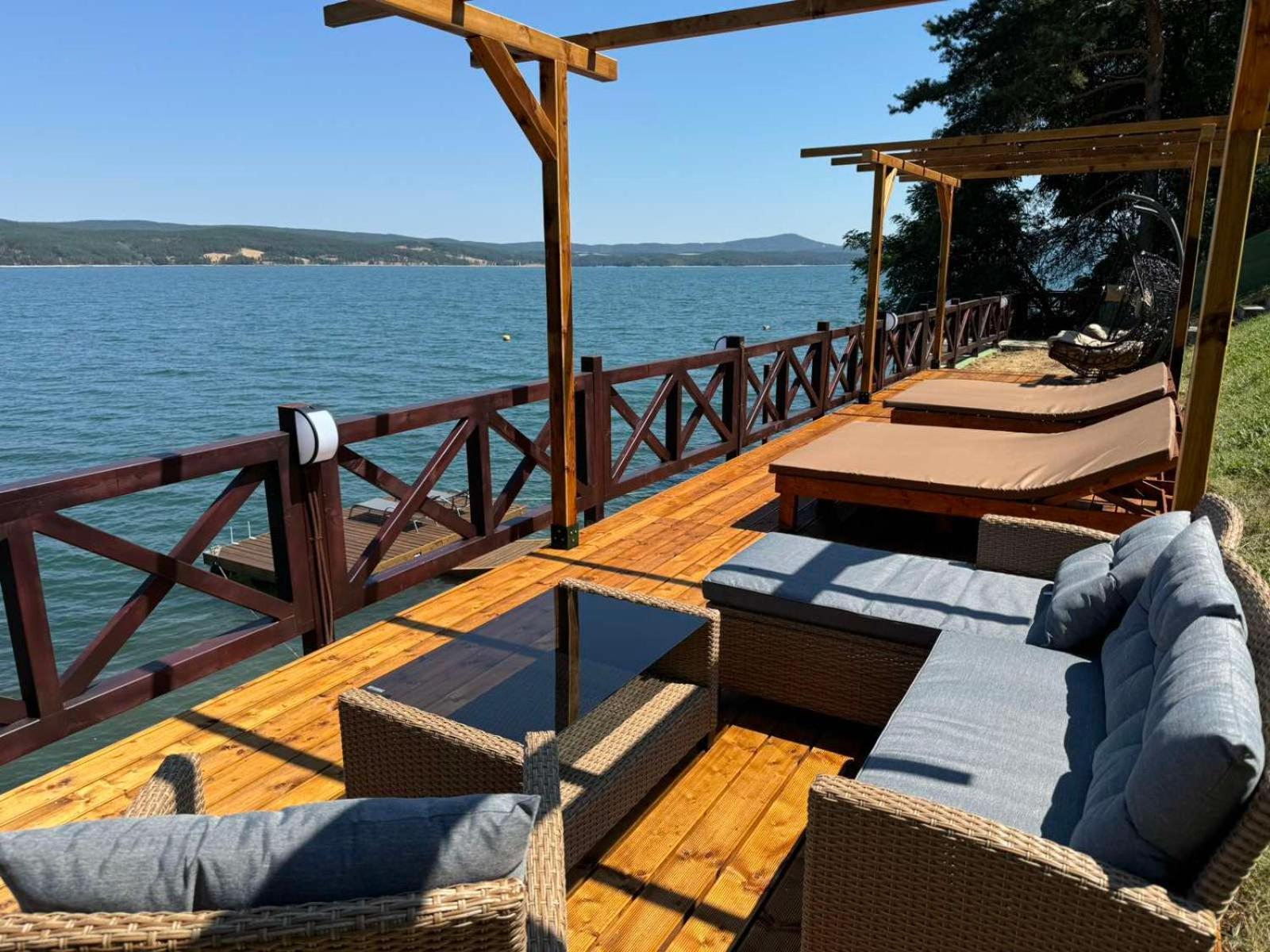 Villa Iskar Lake Residence By Bookvillabg Starkelovo Gnezdo Kültér fotó