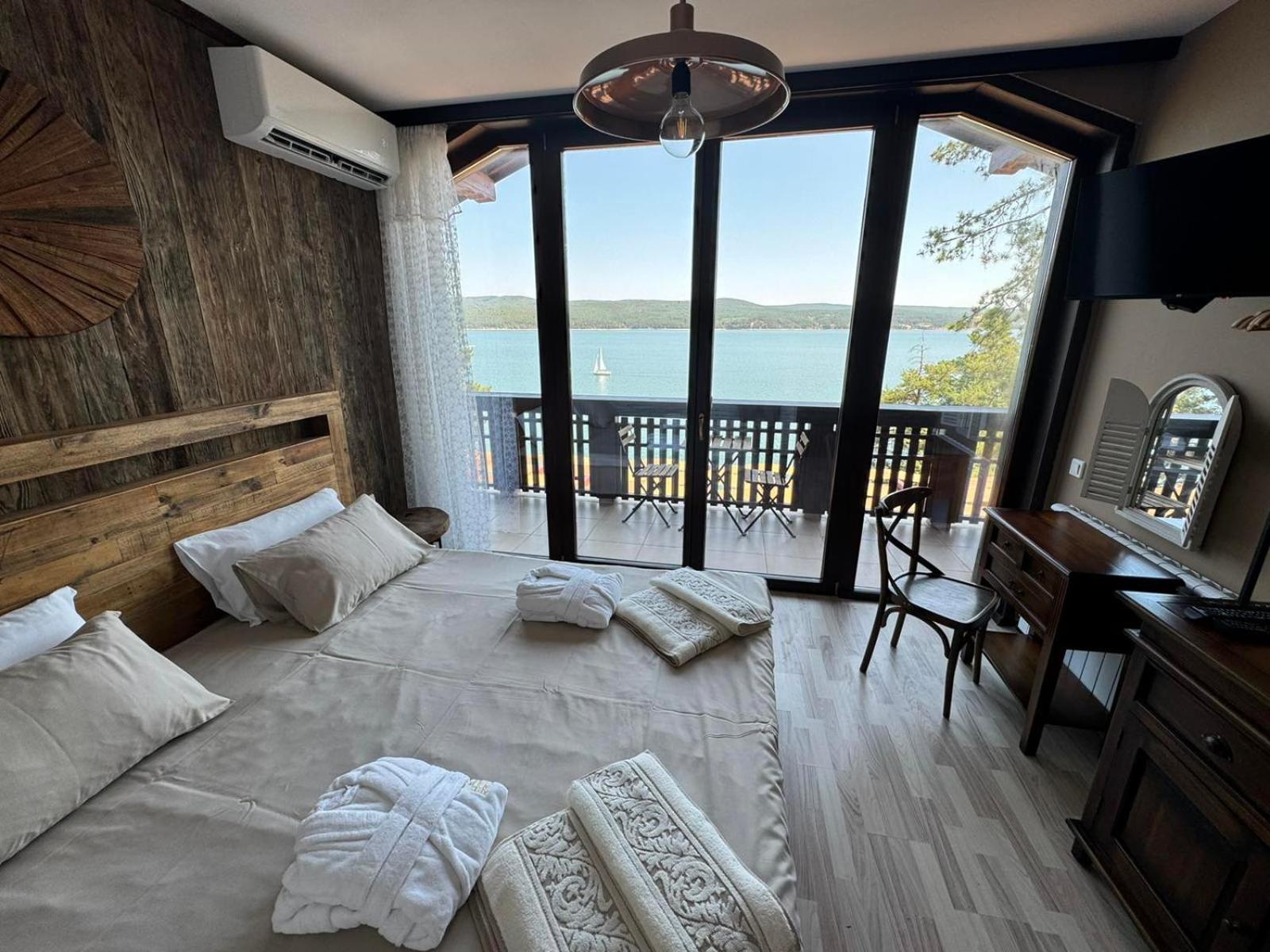 Villa Iskar Lake Residence By Bookvillabg Starkelovo Gnezdo Kültér fotó
