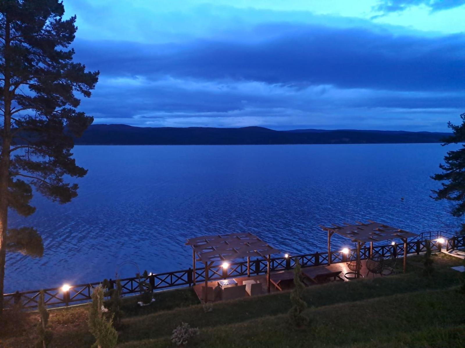 Villa Iskar Lake Residence By Bookvillabg Starkelovo Gnezdo Kültér fotó