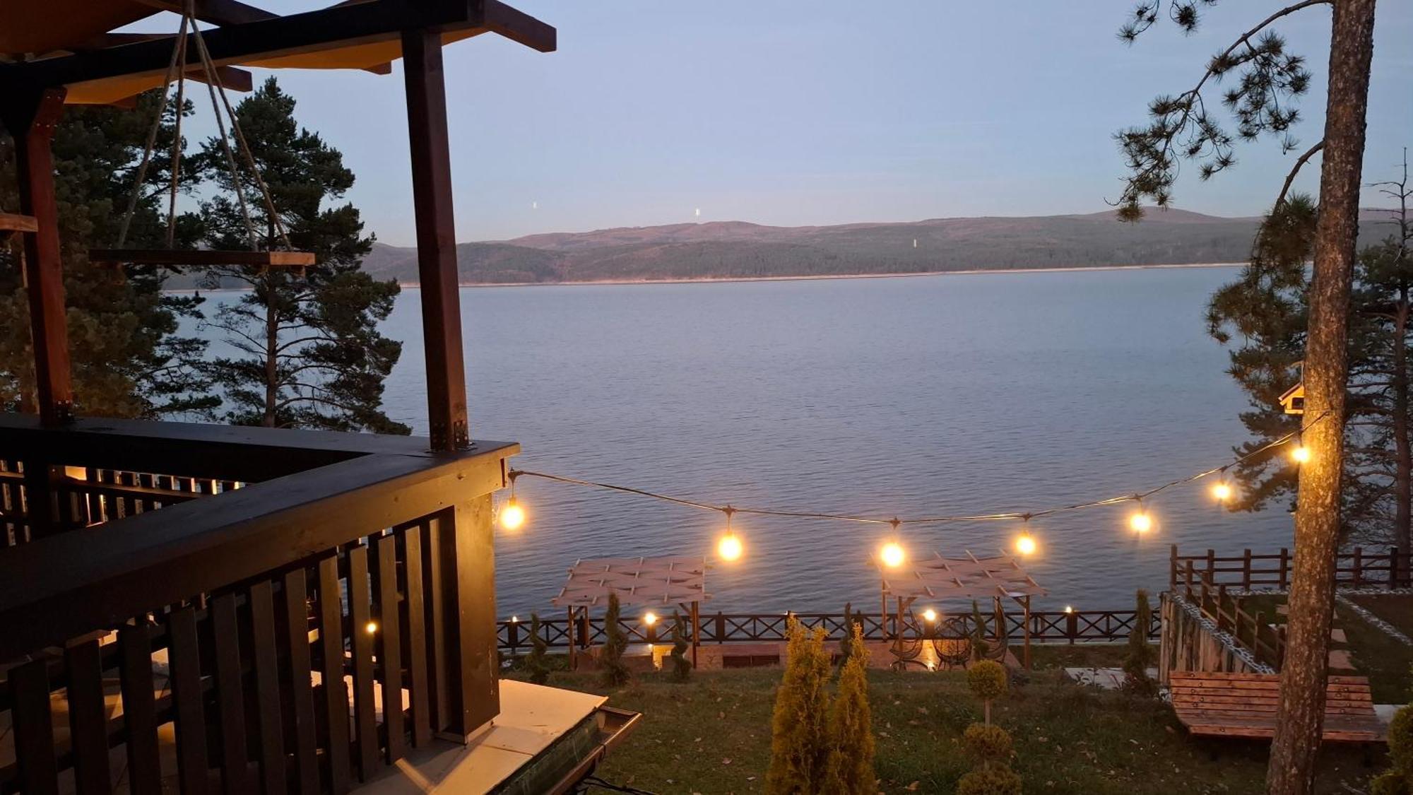 Villa Iskar Lake Residence By Bookvillabg Starkelovo Gnezdo Kültér fotó