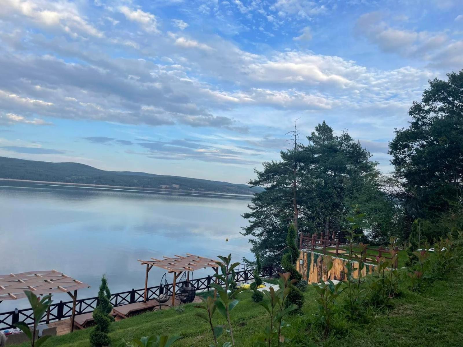Villa Iskar Lake Residence By Bookvillabg Starkelovo Gnezdo Kültér fotó